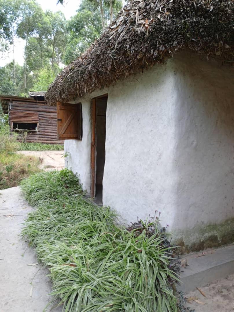 Om Hostel Bunyonyi Kabale ภายนอก รูปภาพ