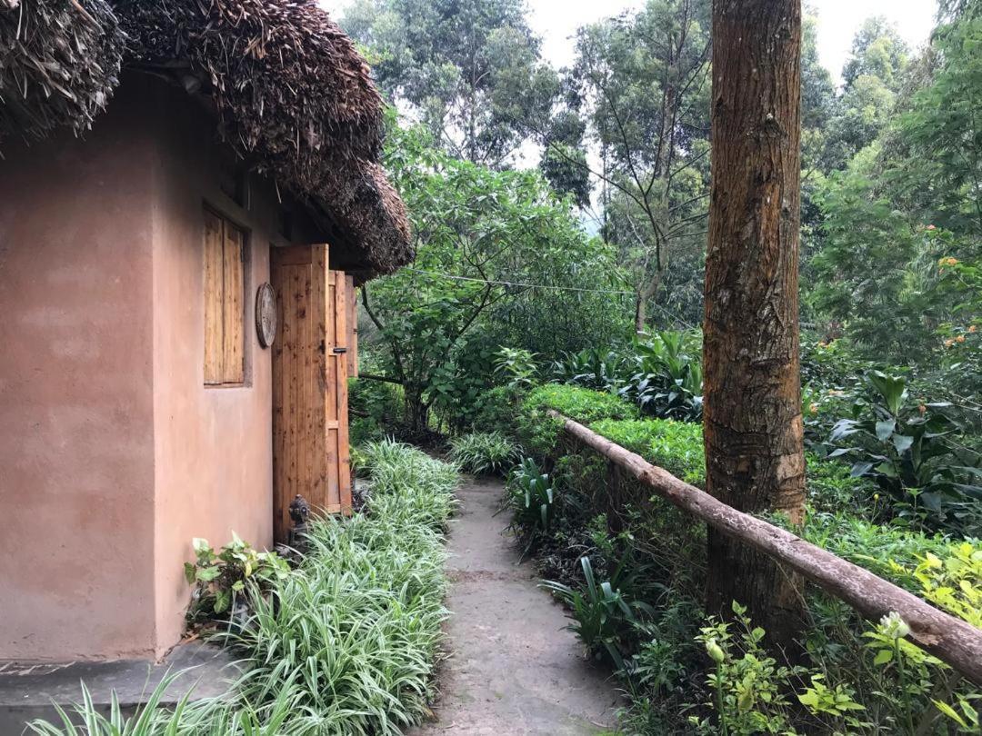 Om Hostel Bunyonyi Kabale ภายนอก รูปภาพ
