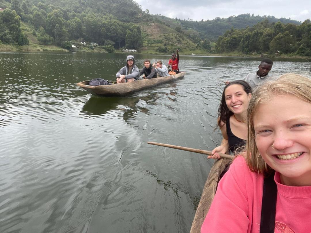 Om Hostel Bunyonyi Kabale ภายนอก รูปภาพ