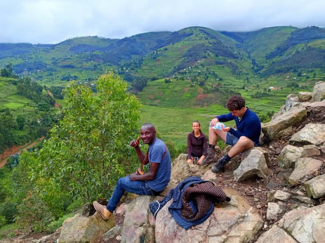 Om Hostel Bunyonyi Kabale ภายนอก รูปภาพ